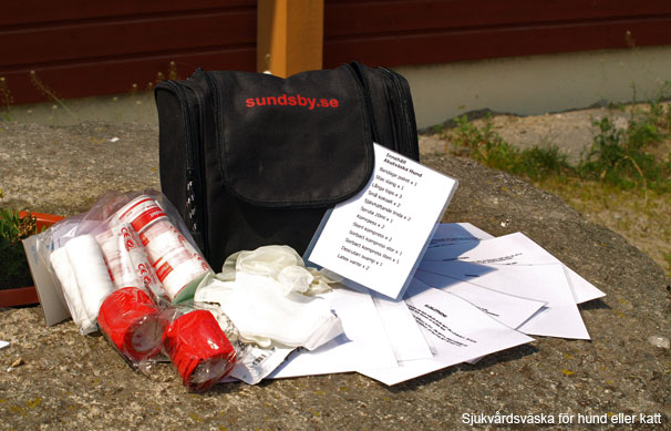 Sjukv&aring;rdskit (akutv&auml;ska) till hund eller katt